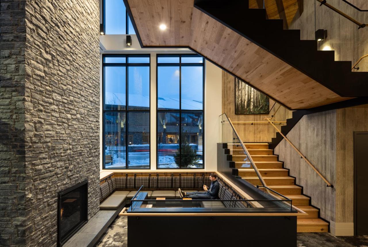 Peaks Hotel And Suites Банф Екстериор снимка