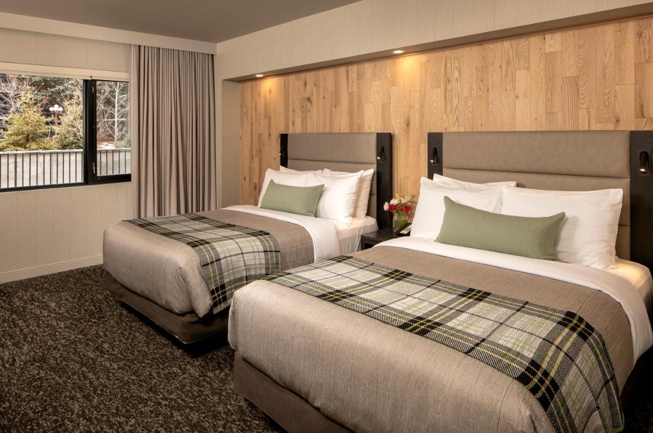 Peaks Hotel And Suites Банф Екстериор снимка