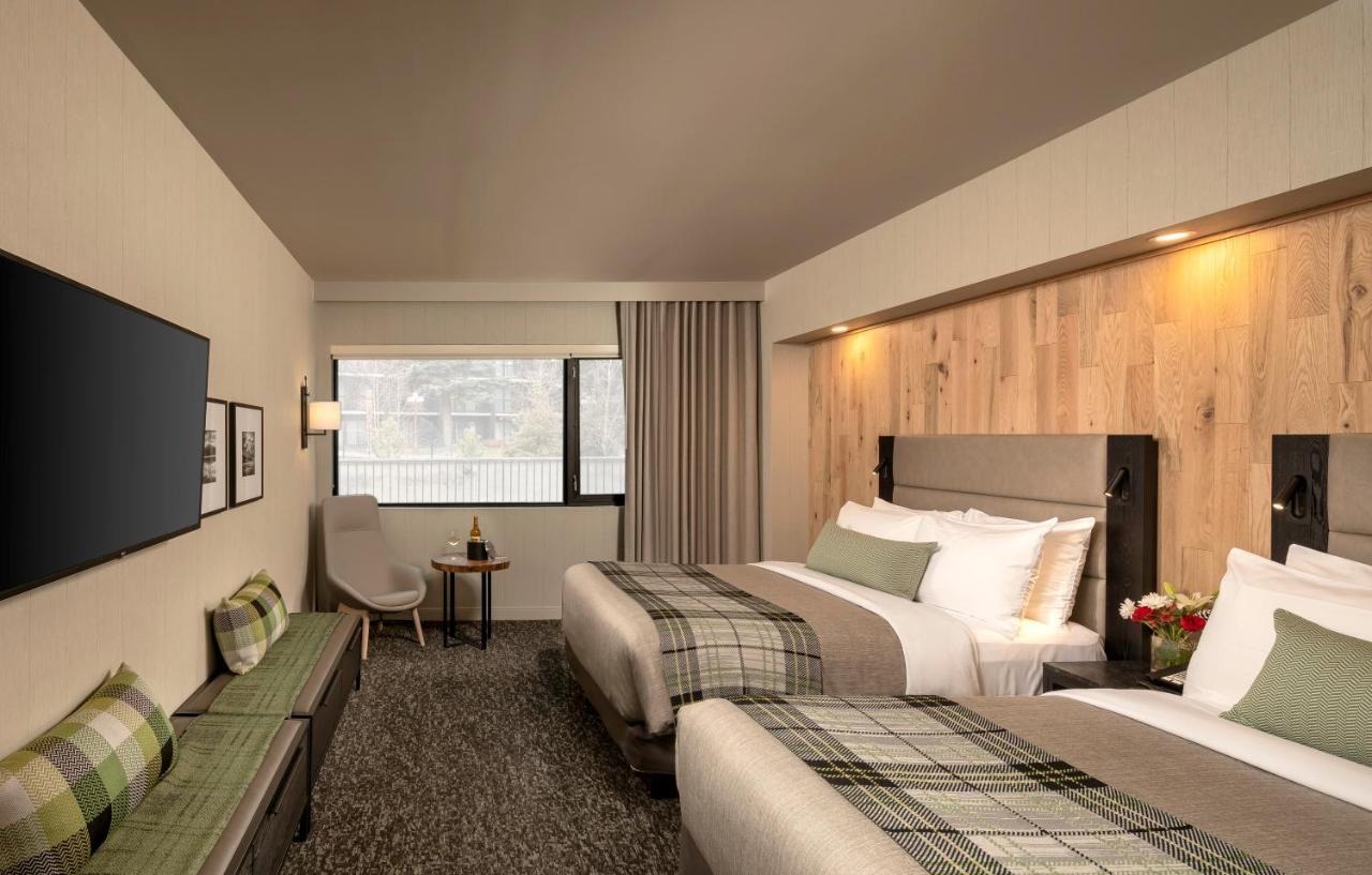 Peaks Hotel And Suites Банф Екстериор снимка
